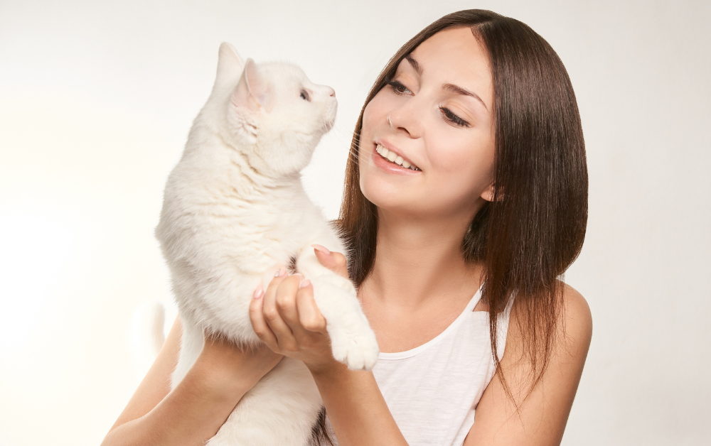โรคหอบหืดในแมว เป็นภาวะทางเดินหายใจที่อาจเกิดขึ้นในแมวได้จากหลายสาเหตุ บทความนี้มีวัตถุประสงค์ เพื่อให้คำอธิบายที่ง่าย และชัดเจนเกี่ยวกับโรคหอบหืดในแมวสำหรับเจ้าของแมว